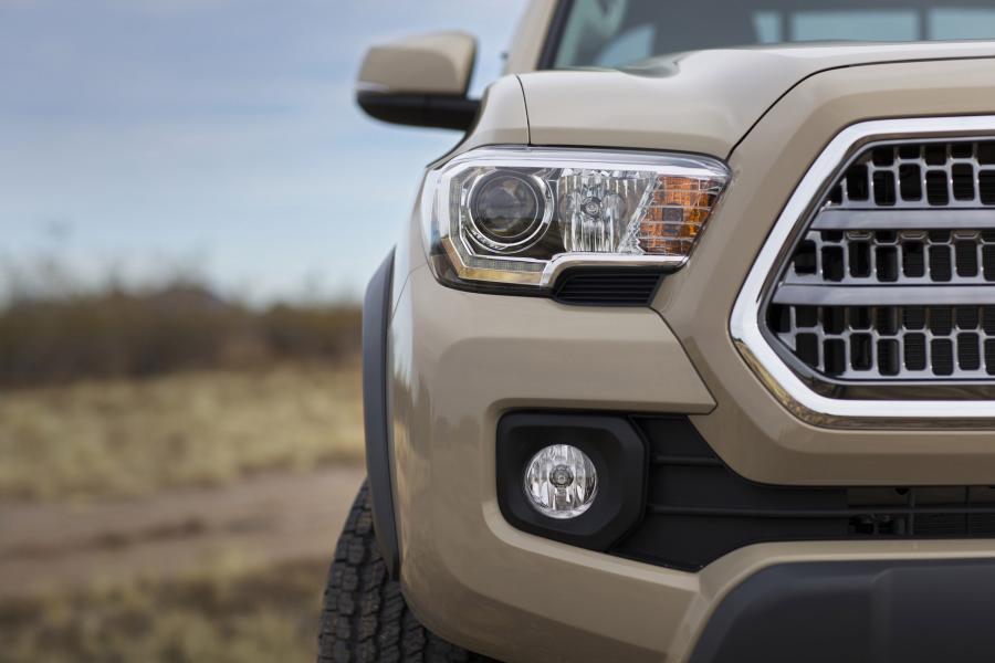  Toyota Tacoma TRD Off-Road Access Cab 2015 года  (фото 20 из 27)